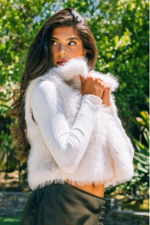 FOX-250<br/>Fox Faux Fur Crop Vest Gilet