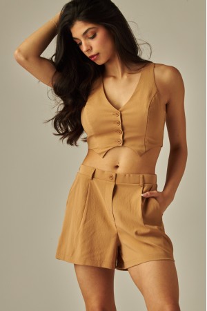 OFFY-4S<br/>Textured Woven Vest With Pleated Short Set